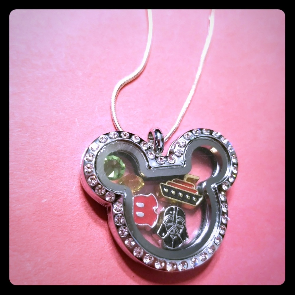Disney DCL Oragomi Type Necklace Darth